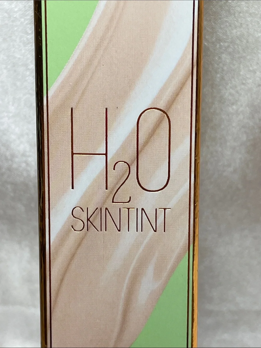 Pixi H20 Skintint Foundation - Porcelain - 1.2 fl oz